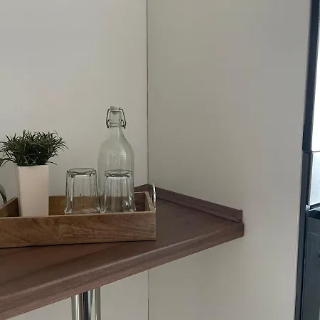 Modernes Business Fuer Geschaeftsreisende, Monteure, Handwerker